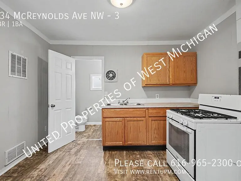 934 McReynolds Ave NW #3 — Photo 7