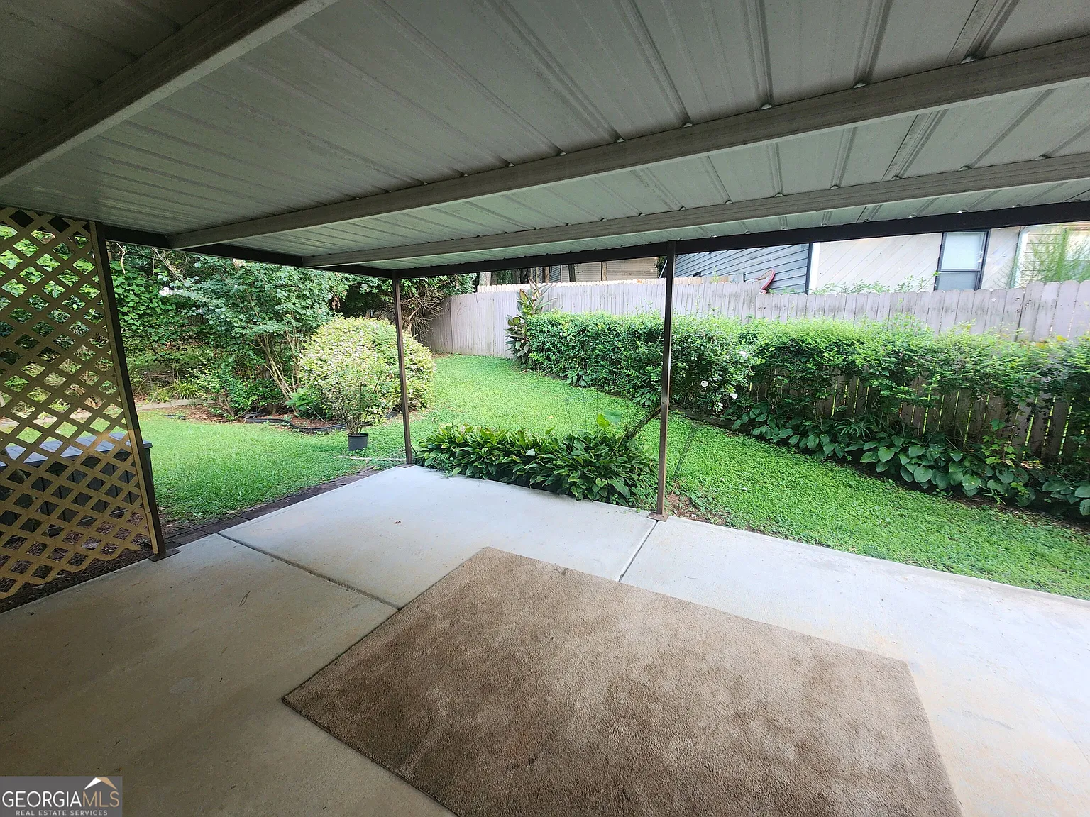 3 bed, 1.5 bath, 2016 sqft, $1,700 — Photo 4