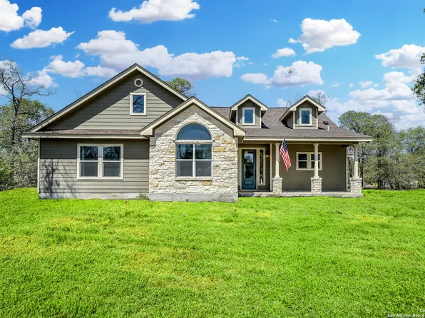 269 County Road 6864, Natalia, TX 78059