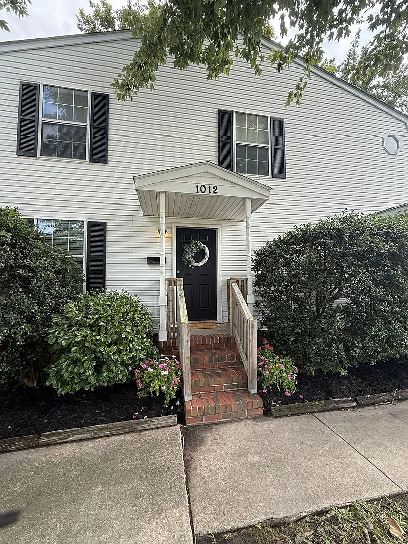 1012 Balview — Photo 1