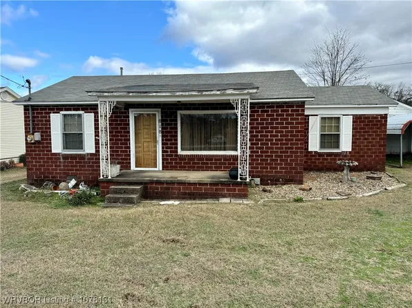 818 Fayetteville Rd, Van Buren, AR 72956