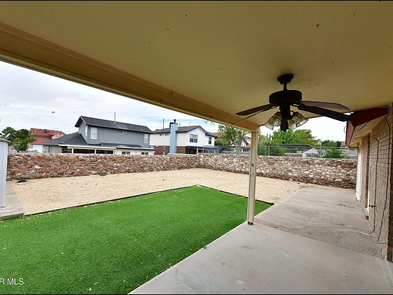 7737 Plaza Azul Rd — Photo 34