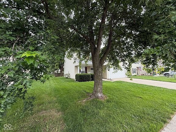 4th image of 10022 Sapphire Berry Ln