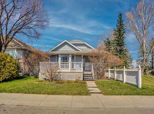 90 S Martinridge Cres NE, Calgary, AB T3J 3M4