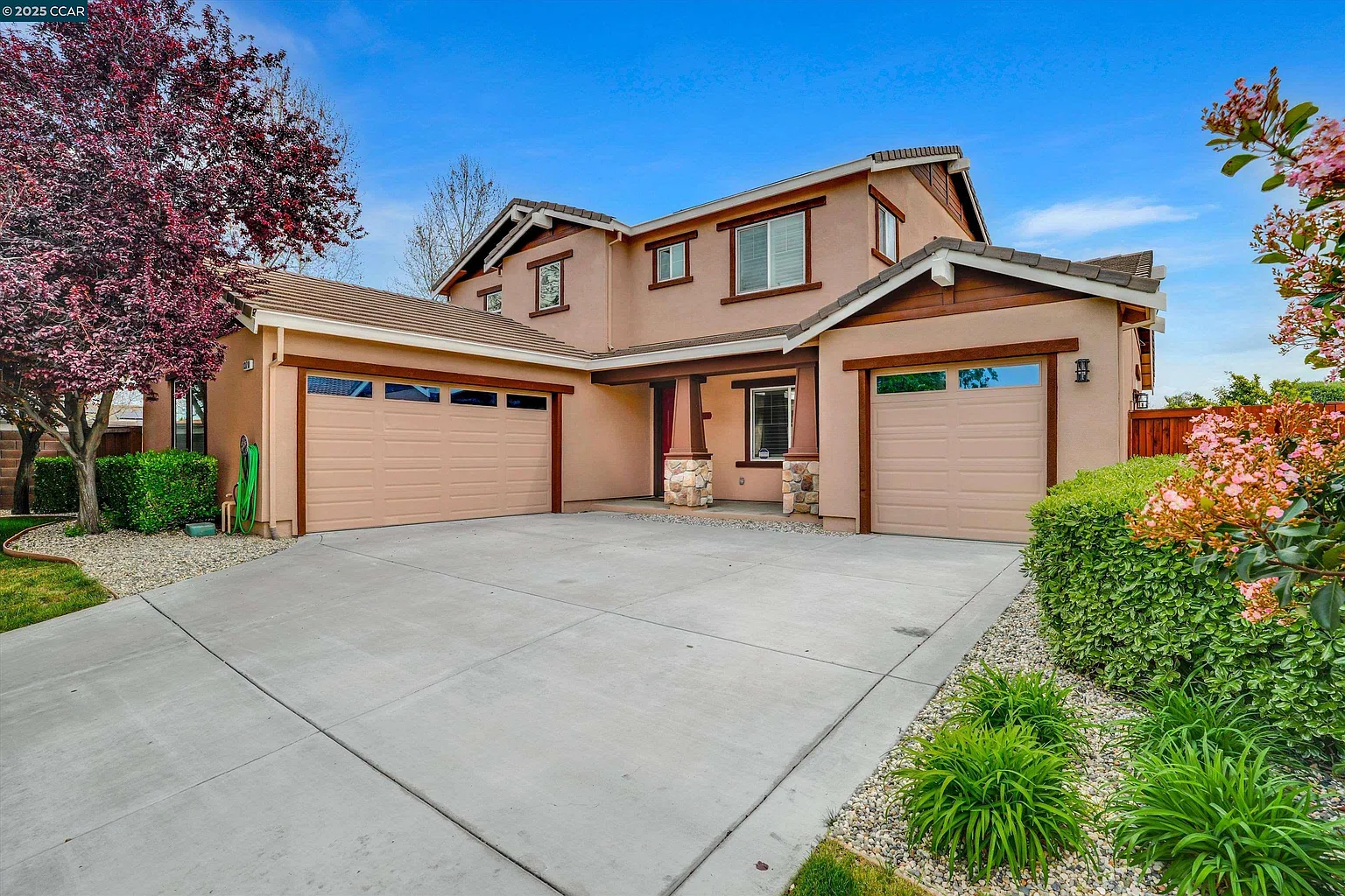 1370 Bellerose Ct photo 1