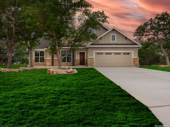 133 Saddle Horn Circle, Bandera, TX 78003