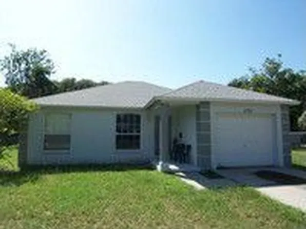 1737 42nd St S, Saint Petersburg, FL 33711