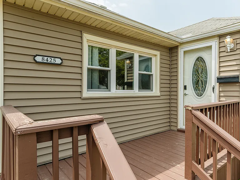 8425 W McMyron St — Photo 3