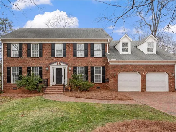 1901 Pebble Dr, Greensboro, NC 27410