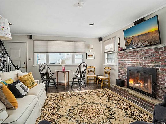 5th image of 154 35th St