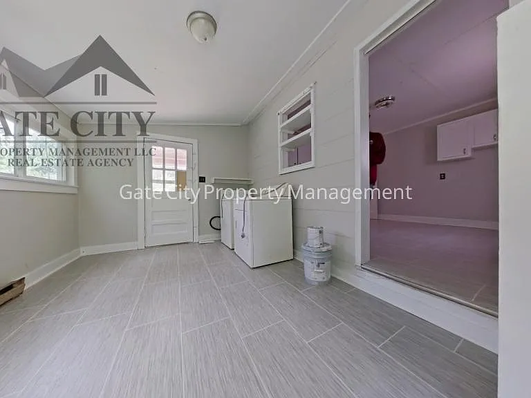 914 Randolph St — Photo 4