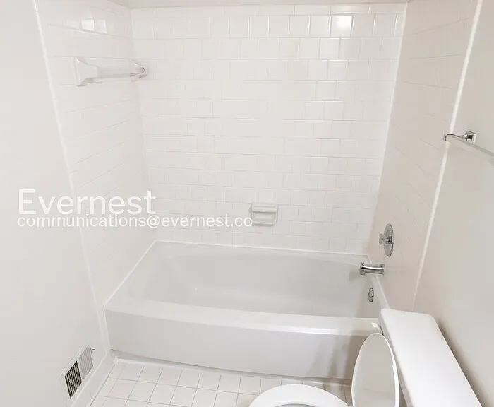 11829 Parliament Dr — Photo 22