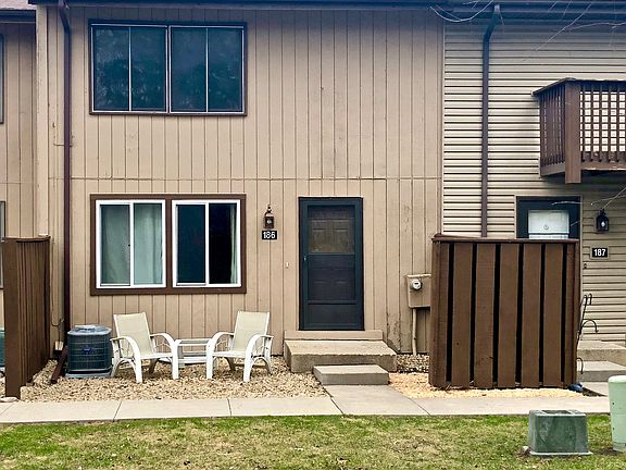 3rd image of 186 River Woods Ln