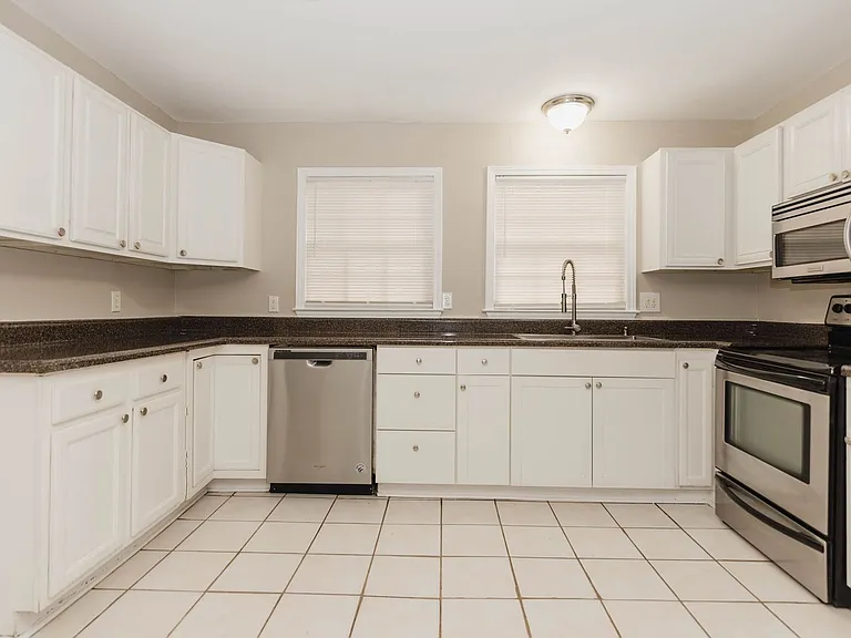 2780 Hall Dr SE — Photo 9