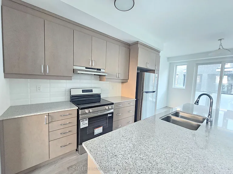 92 Avani Ave — Photo 14