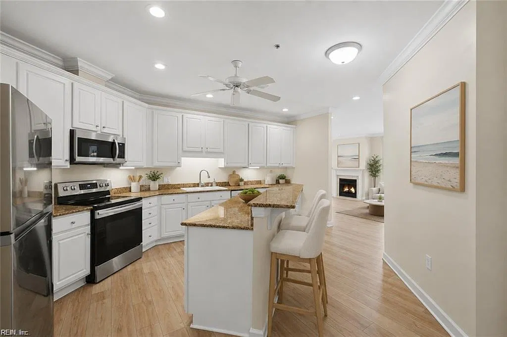 2 bed, 1460 sqft, $2,700 — Photo 4