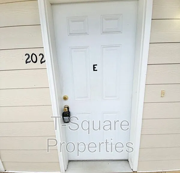 717 Cedar Ave #202 — Photo 10