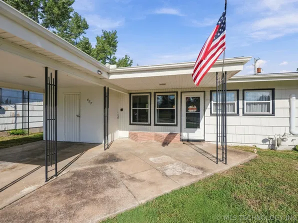 427 Meadowbrook Ln, Bartlesville, OK 74003