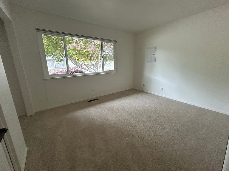 7588 Oak Leaf Dr — Photo 13