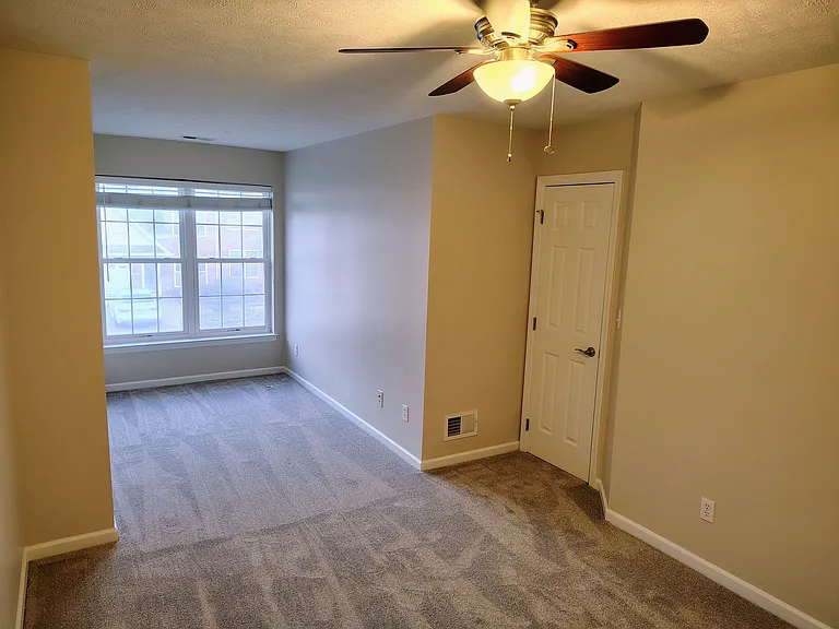 10557 Castle Ln — Photo 16
