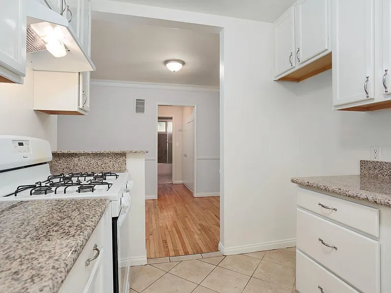 1953 Cheremoya Ave #1 — Photo 9