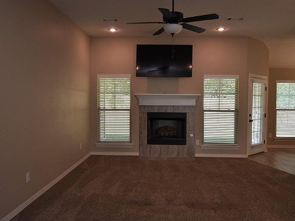 3rd image of 510 Carlson St
