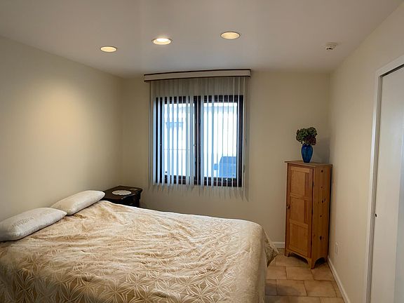 3rd image of 161-20 85th St