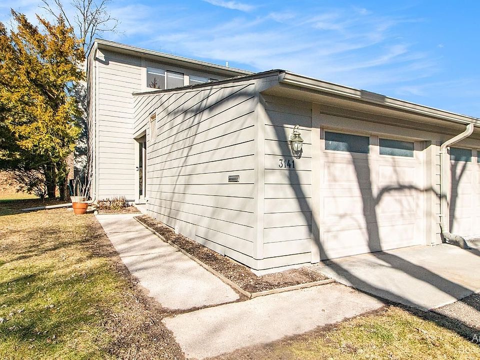1st image of 3141 Lakehaven Dr