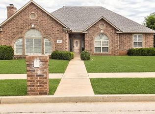 1801 Churchill Rd, Yukon, OK 73099