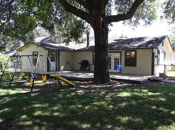 3rd image of 1558 Goodwood Dr