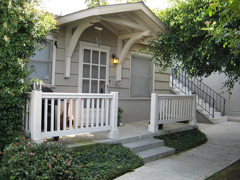 4637 Muir Ave — Photo 2