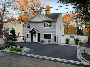 11 New St, Mount Sinai, NY 11766