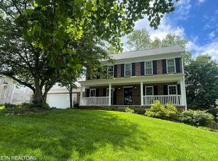 1325 Wenlock Rd, Knoxville, TN 37922