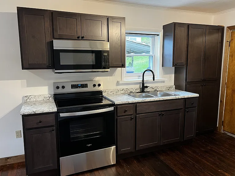 930 W Water St — Photo 11