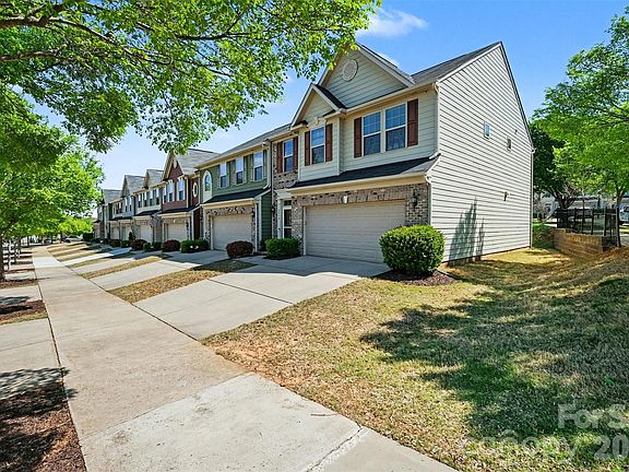 3rd image of 2459 Alyssa Ln