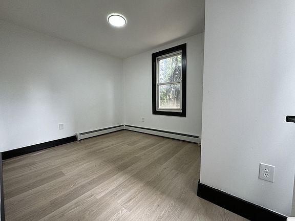 5th image of 626 Bramhall Ave #1
