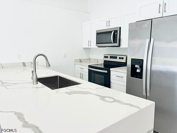 4th image of 4622 SW 7th Pl