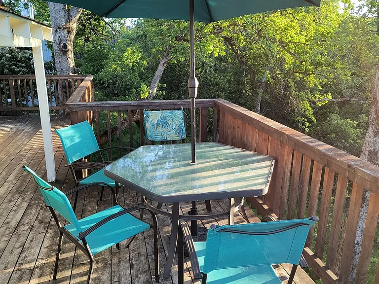 Sandra Ct — Photo 10