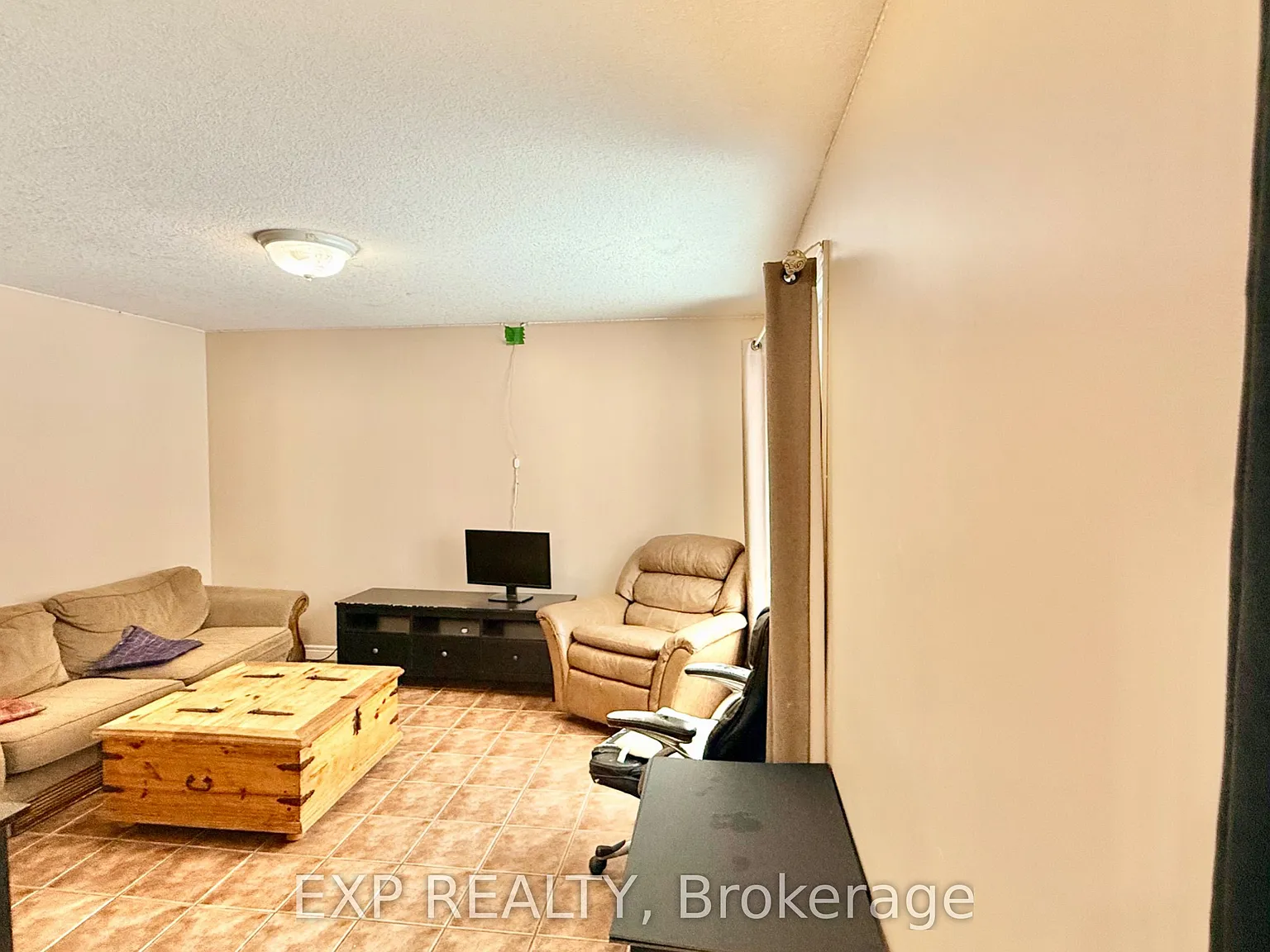 4 bed, $805 — Photo 3