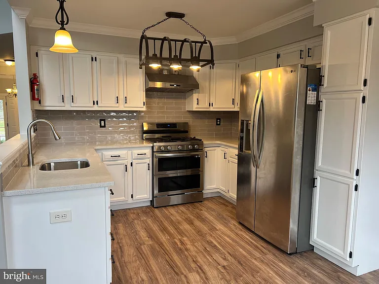 122 Wilson Ln — Photo 3
