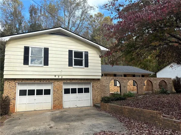 837 Tall Deer Dr, Fairburn, GA 30213