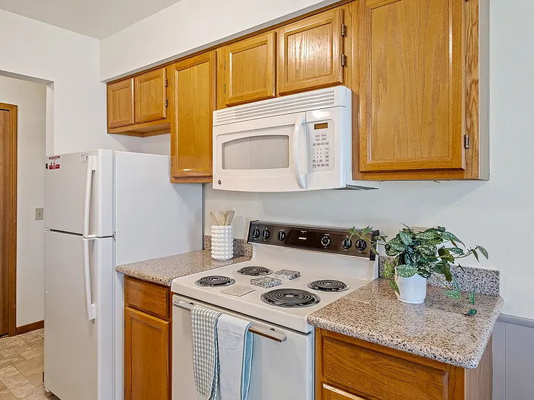 Brookmeadow Apartments — Photo 4