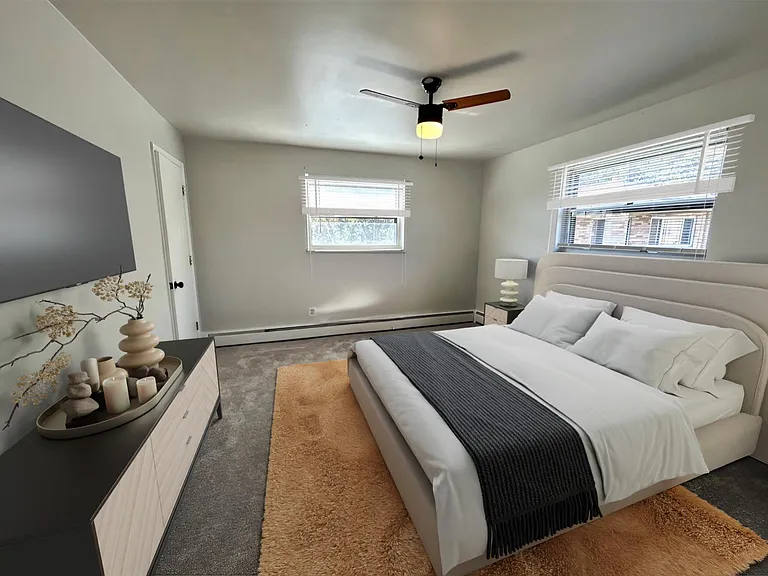 1597 Summit Rd #2 — Photo 2