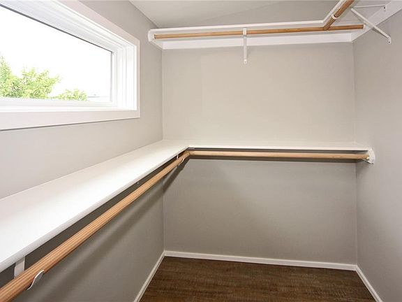 5th image of 1125 E 10th St #B