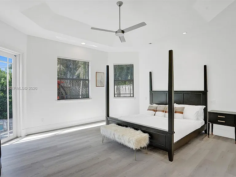 1207 SW 21st St — Photo 44