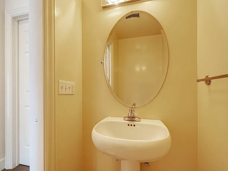 631 Pennsylvania Ave — Photo 27