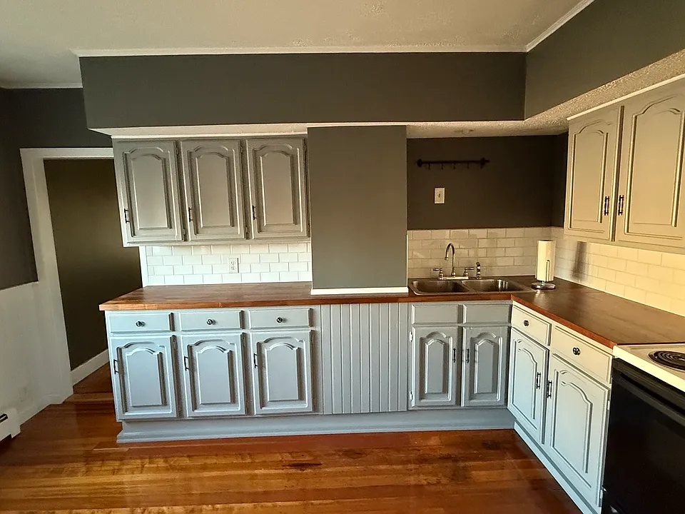 195-197 Lyon Ave #2