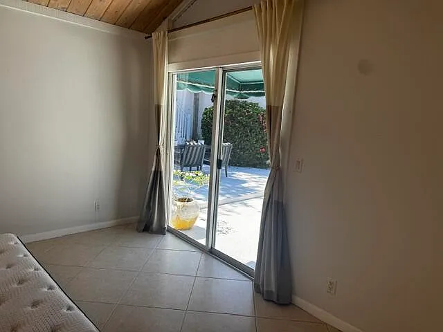 112 E Coral Fish Ln — Photo 20