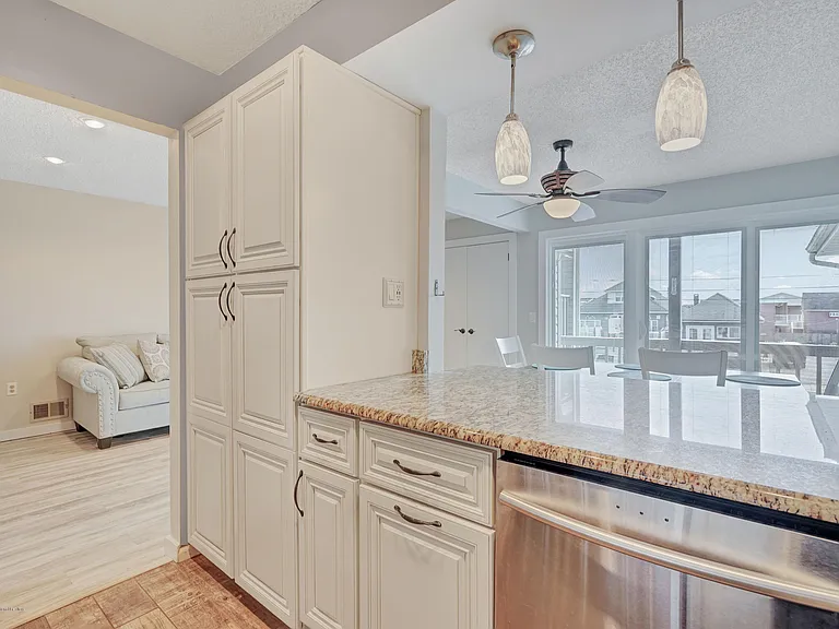 42 Hamilton Ave #B11 — Photo 15