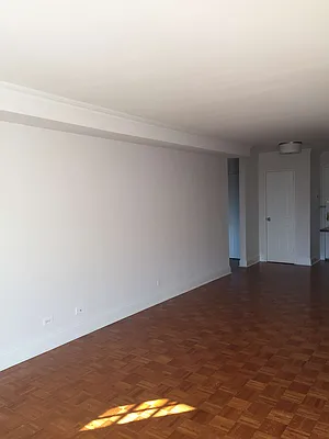 Rented by Metropolis Real Estate of Manhattan | media 24